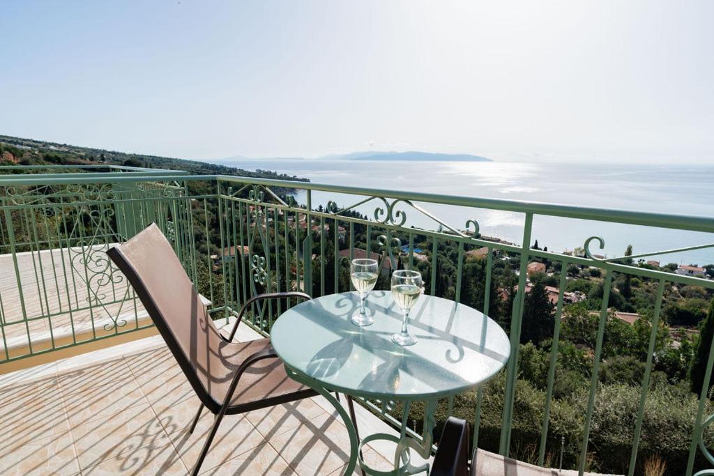 Eagle'S Nest Apartment Lourdata  Ngoại thất bức ảnh